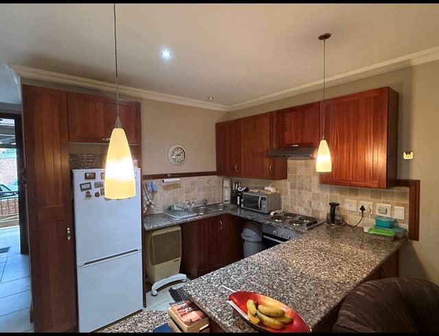 2 BEDROOM APARTMENT FOR SALE IN NEWLANDS